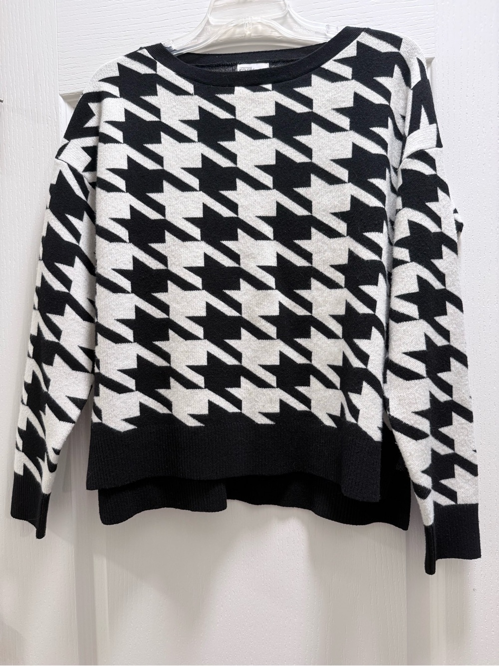 Women's Black & White Houndstooth Sweater